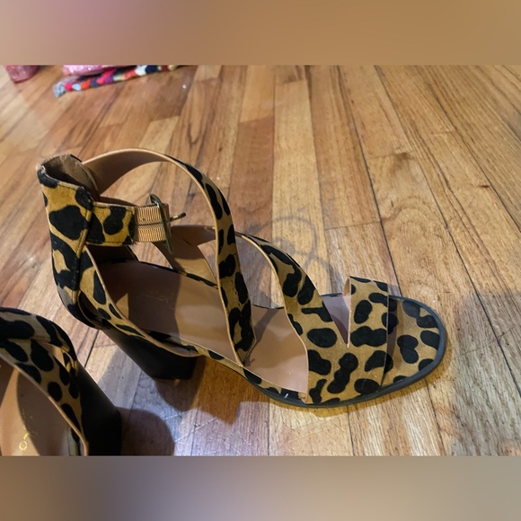 Qupid brand cheetah print strappy block heels. - Picture 10 of 12